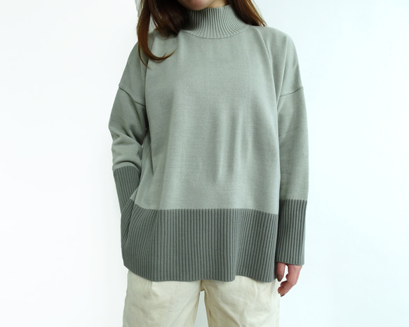 ジャパンメイド】首元あったかハイネックニット<淡グレー×濃グレー