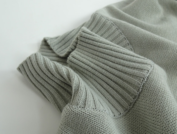 [日本製造] 暖高領針織&lt;淺灰色x深灰色&gt; 第5張的照片