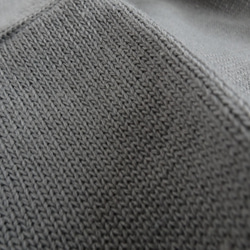 [日本製造] 保暖高領針織&lt;灰色×木炭&gt; 第6張的照片