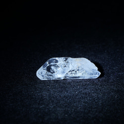天然石オイルクォーツ(パキスタン産)約2.6g約28mm水晶原石穴なし蛍光鉱物[poq-231123-01] 2枚目の画像