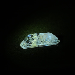 天然石オイルクォーツ(パキスタン産)約2.6g約28mm水晶原石穴なし蛍光鉱物[poq-231123-01] 20枚目の画像