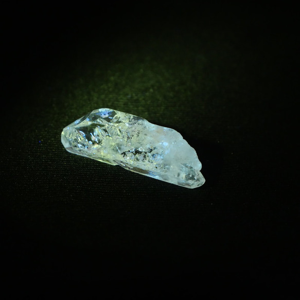 天然石オイルクォーツ(パキスタン産)約2.6g約28mm水晶原石穴なし蛍光鉱物[poq-231123-01] 18枚目の画像