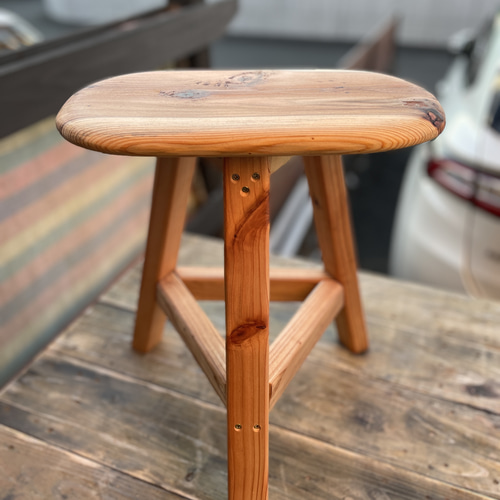 シンプルな木を感じるやわらかい暮らし。シンプルスツール①【ウッド