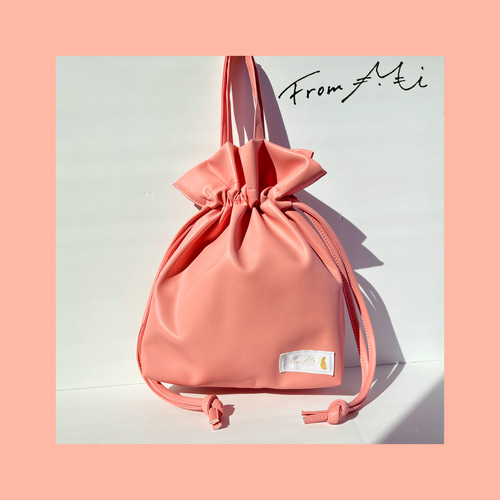 2wayショルダー付き]ペットボトルも入るレザー巾着バッグ 巾着バッグ