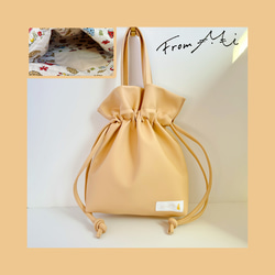 2wayショルダー付き]ペットボトルも入るレザー巾着バッグ 巾着