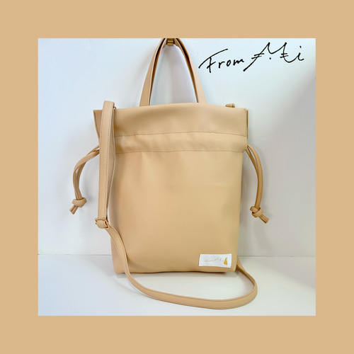 2wayショルダー付き]ペットボトルも入るレザー巾着バッグ 巾着
