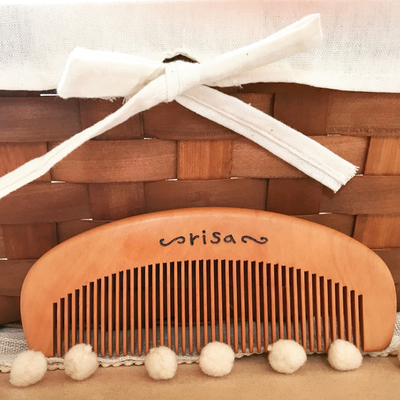 0716138   天然桃の木櫛　5.5*11.7センチ 桃の木くし（ときくし） - 100均 通販 ダイソーネットストア【公式】
