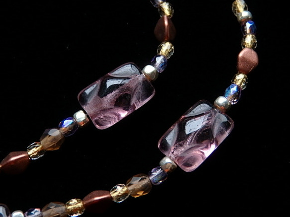 チェコガラスのネックレス：rose twilight crystal 7枚目の画像
