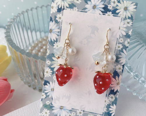 ［SALE］リング「クリアストロベリー＆パール」いちご 苺 パール ハンドメイド SALE］リング「クリアストロベリー＆パール」いちご 苺 パール