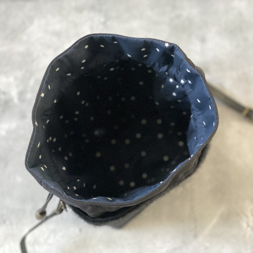 anemone持ち手付》アルパカファー黒 ネリオバッグ あおり巾着バッグ 
