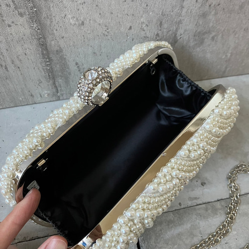 フォーマルシーン／デイリーにも／フェイクパールクラッチバッグ／結婚