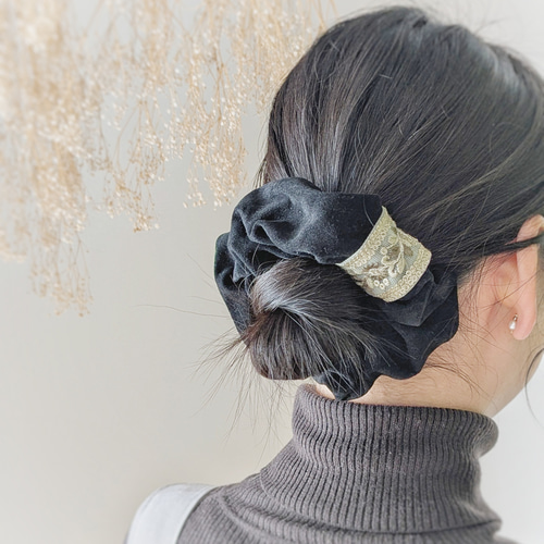 冬 人気｜本革♡スエード 大人のためのシュシュ インド刺繍リボン