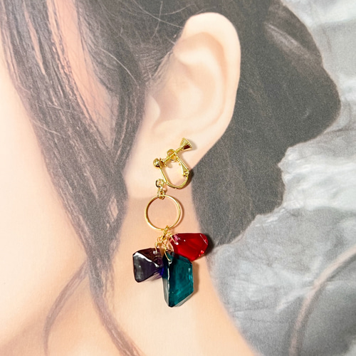 幻想的なカラフル鉱石ピアス イヤリング レジン ピアス（その他 