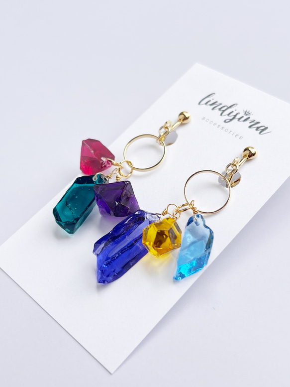【608】青い蝶のピアス／イヤリング／鉱石形／レジン 608】青い蝶のピアス／イヤリング／鉱石形／レジン 608】青い蝶の