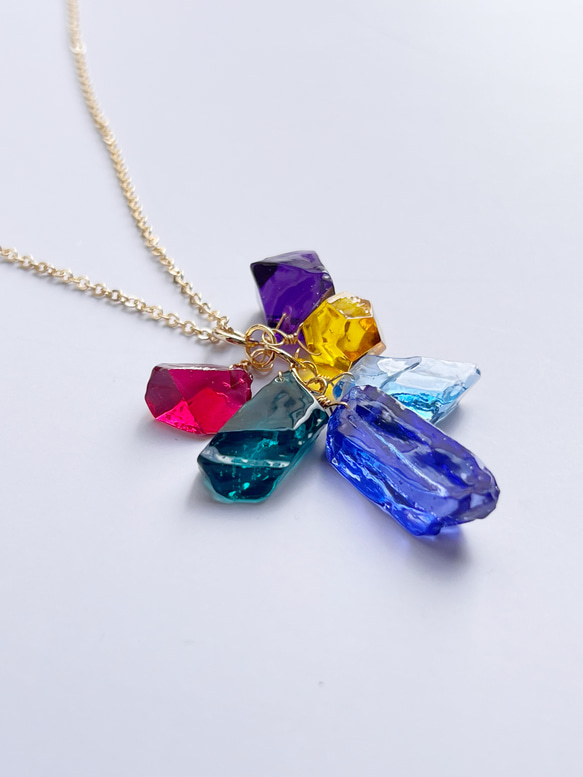 幻想的なカラフル鉱石ネックレス レジン ワックスコード変更可能