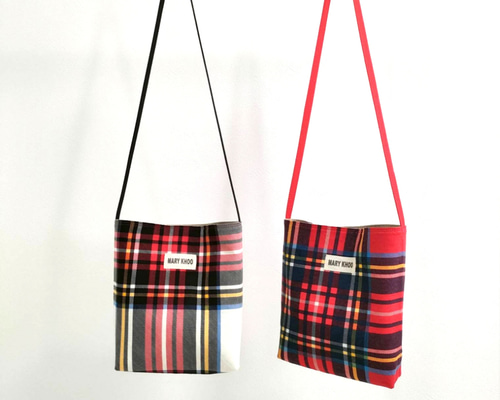 チェック柄が印象的な斜めがけバッグ（2色） サコッシュ marykhoo 通販