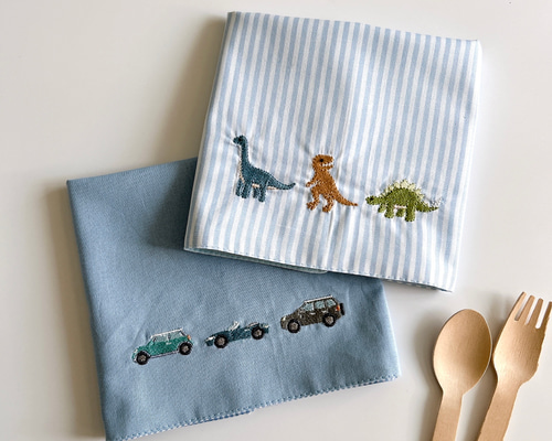 【order】ランチョンマット　恐竜　カラフル　入園入学　オーダー　名入れ order】ランチョンマット恐竜カラフル入園入学オーダー名入れ