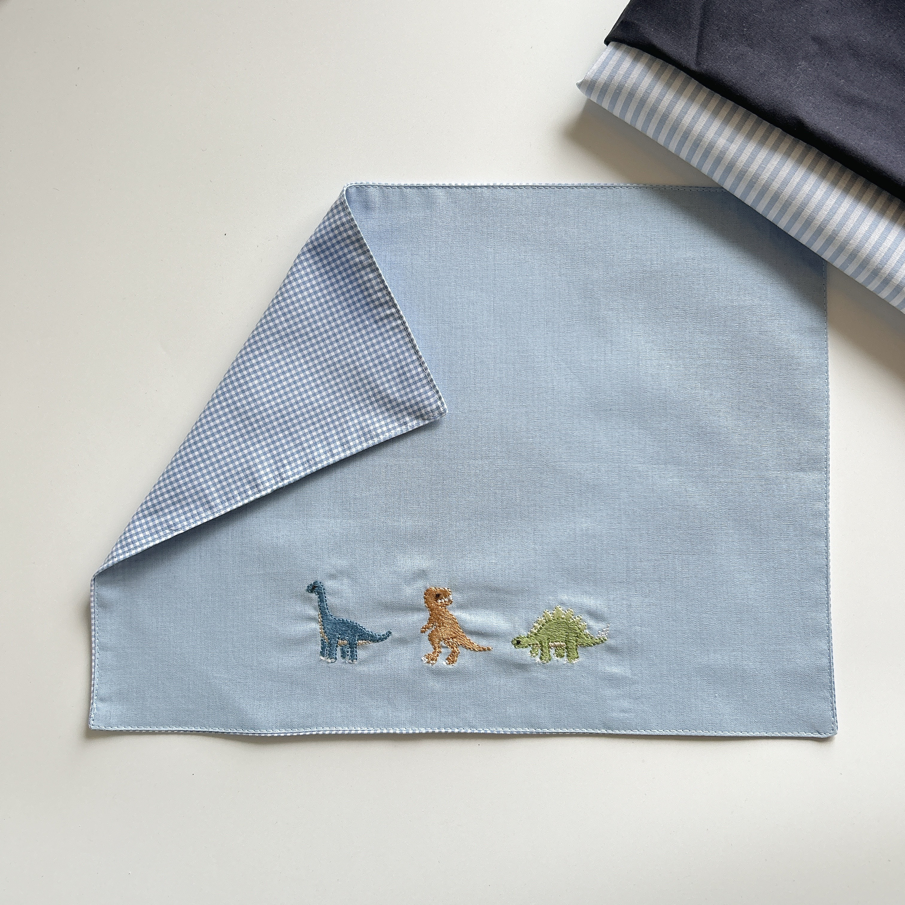受注製作・サイズ色々／恐竜刺繍・ランチョンマット・男の子