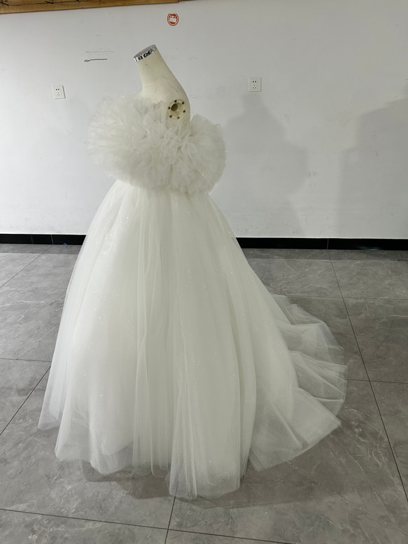 高品質！婚紗洋裝米白色可拆卸露肩閃亮薄紗婚禮/招待會 第5張的照片
