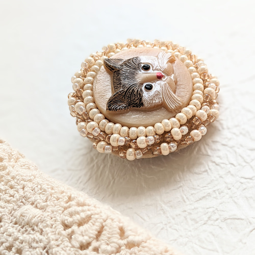 ★ピンク＆赤系猫・チェコガラスブローチ★ヴィンテージ・猫・アンティーク ☆ピンク＆赤系猫・チェコガラスブローチ☆ヴィンテージ・猫