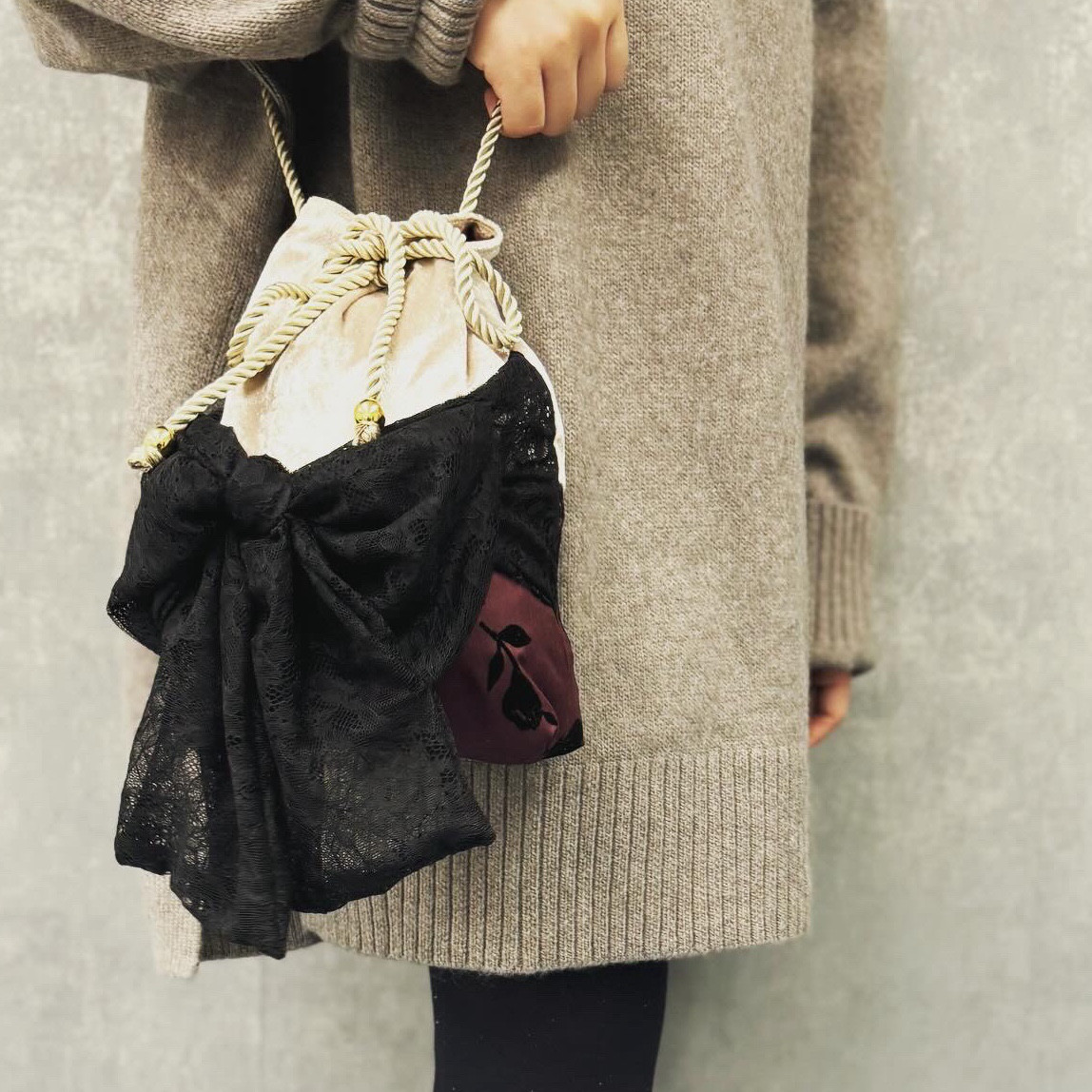 ■10日内発送■【再販】たっぷりレースでリボンを贅沢に。『シャンタンとベロベッドを使ったミニショルダーバッグ』 冬鞄