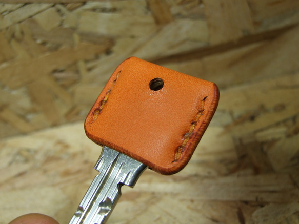 猫刻印のキーカバー　オレンジ 7枚目の画像