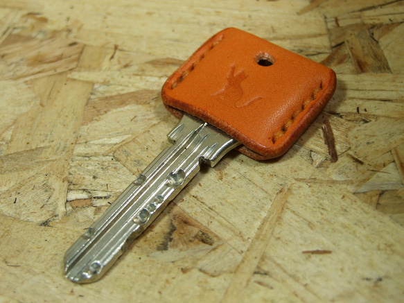 猫刻印のキーカバー　オレンジ 8枚目の画像