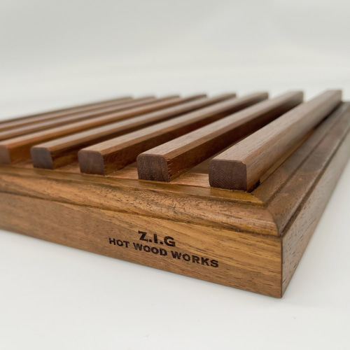 ブレッドカッティングボード 木製 まな板 ウォールナット　ハンドメイド