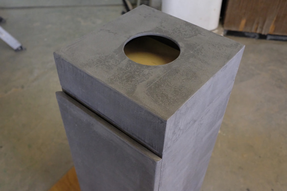 モルタル展示台（収納扉付き） 収納扉付き