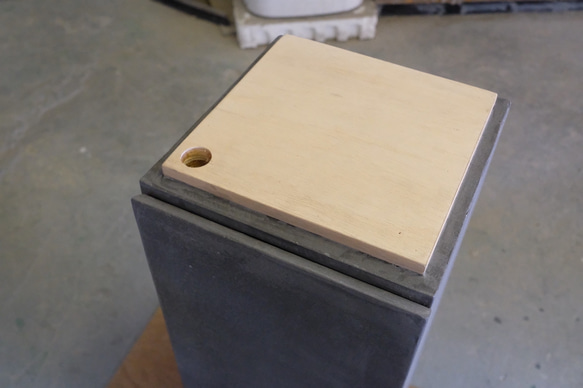 モルタル展示台（収納扉付き） 収納扉付き