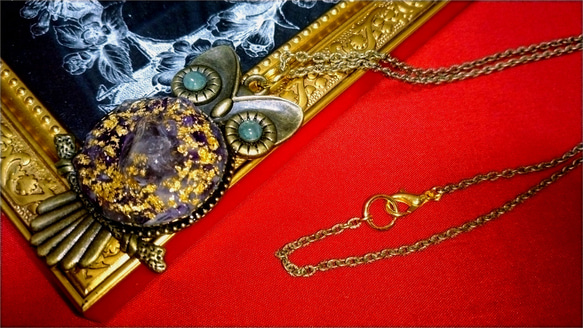 【メンズ】梟の夢ペンダント（アメジスト＆金箔）⑦　天然石・紫・パープル・フクロウ・縁起物・ネックレス 4枚目の画像