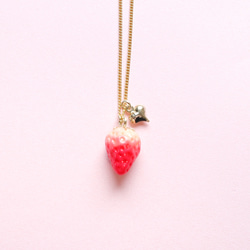 恋する苺のネックレス 2枚目の画像