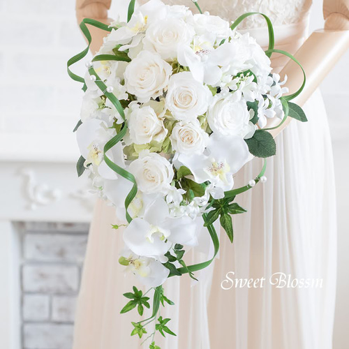 プロテア　胡蝶蘭　リゾート　ブーケ オーダーメイド】プリザーブドローズと胡蝶蘭のキャスケード