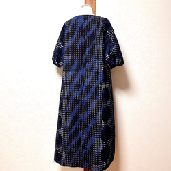 正絹　紬のピンタックワンピース 　着物リメイク 4枚目の画像