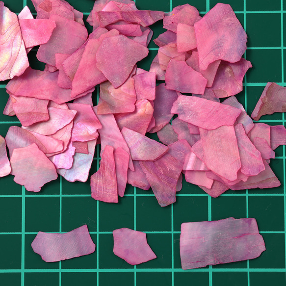 ネイルパーツ シェル フレーク ピンク 濃いめ 50g 4ー22mm 貝殻 レジン デコ パーツ BD3395 5枚目の画像