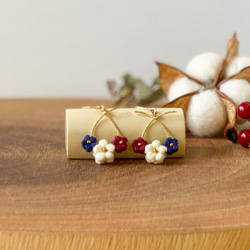 刺繍糸で編んだループピアスと花束の巾着(クリスマスプレゼント) 2枚目の画像
