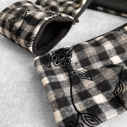起毛ギンガムチェック フロッキープリント×ふんわり包み込むフリース マフラー 15枚目の画像