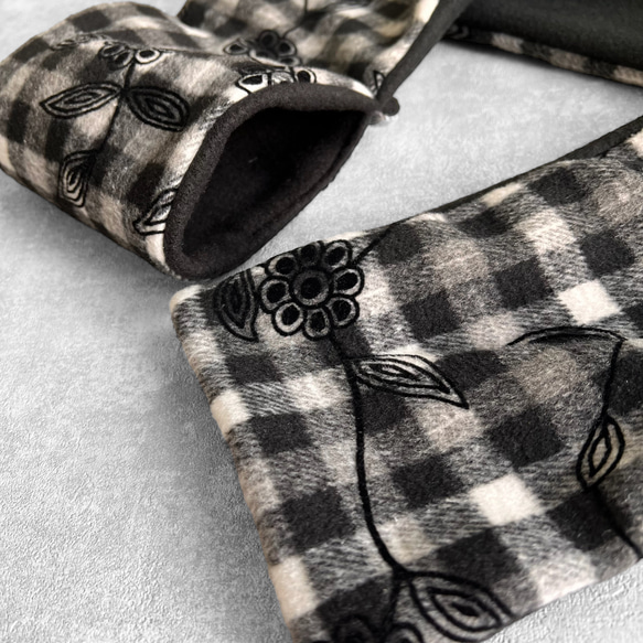 起毛ギンガムチェック フロッキープリント×ふんわり包み込むフリース マフラー 15枚目の画像