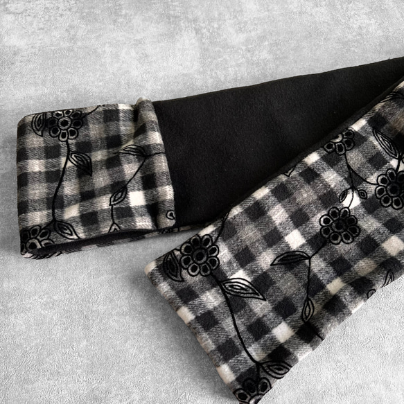 起毛ギンガムチェック フロッキープリント×ふんわり包み込むフリース マフラー 14枚目の画像