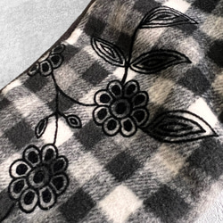 起毛ギンガムチェック フロッキープリント×ふんわり包み込むフリース マフラー 17枚目の画像