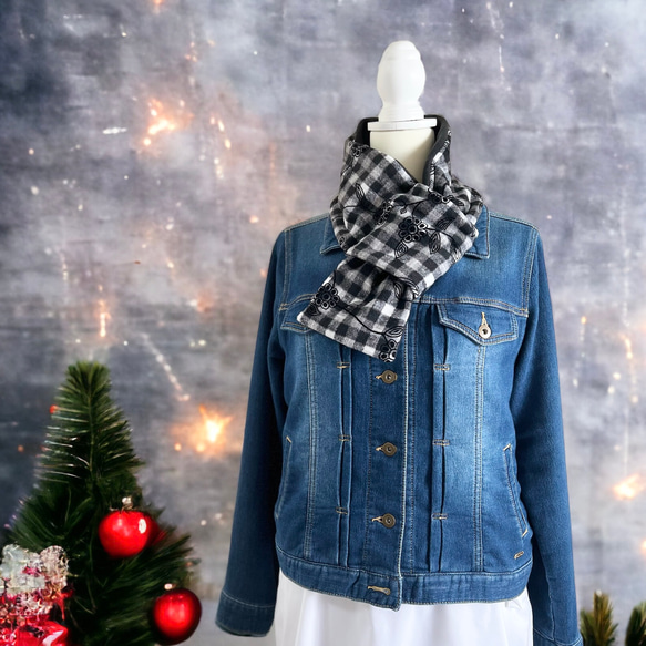 起毛ギンガムチェック フロッキープリント×ふんわり包み込むフリース マフラー 7枚目の画像