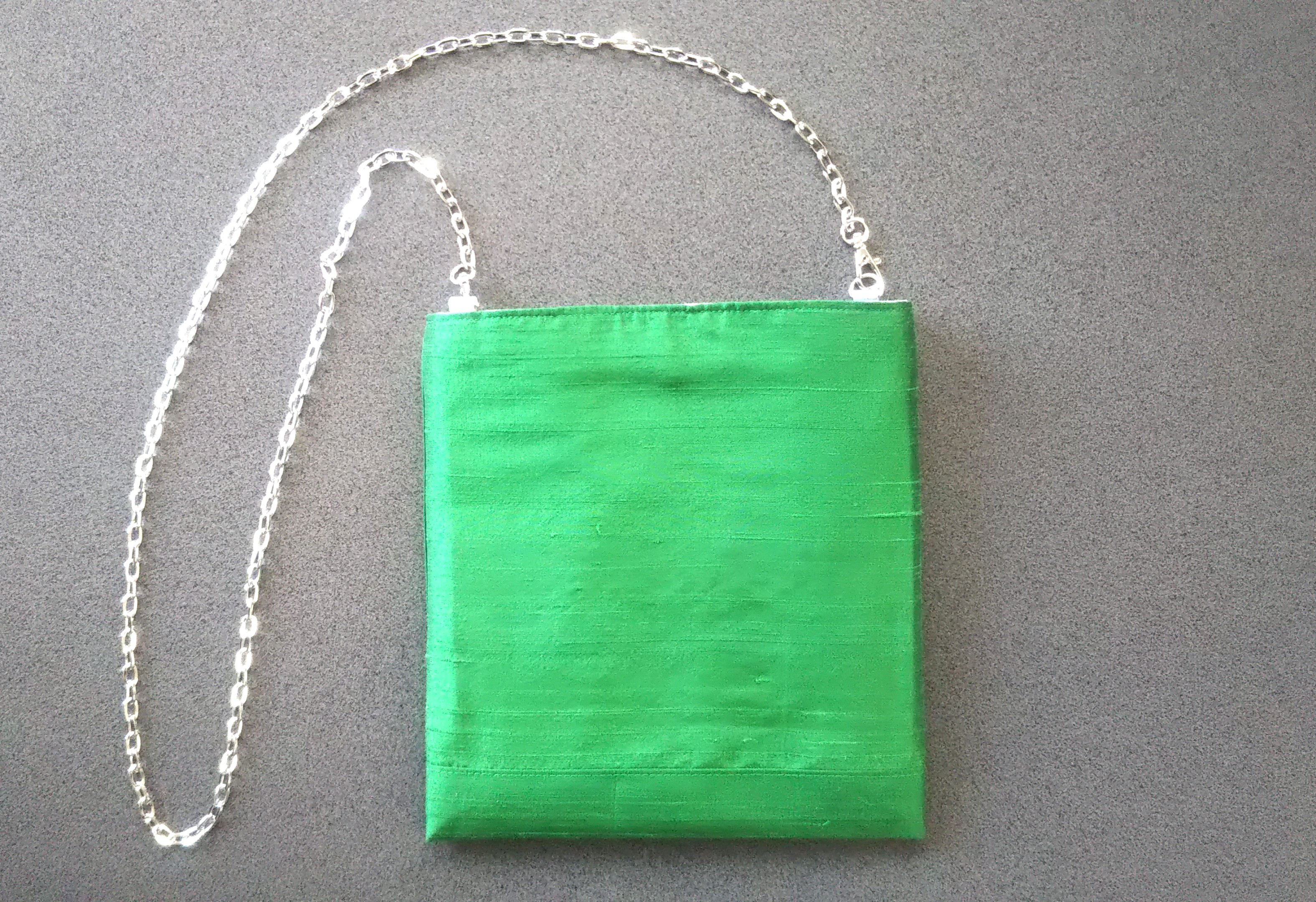 ポシェット・シルクシャンタン（グリーン）