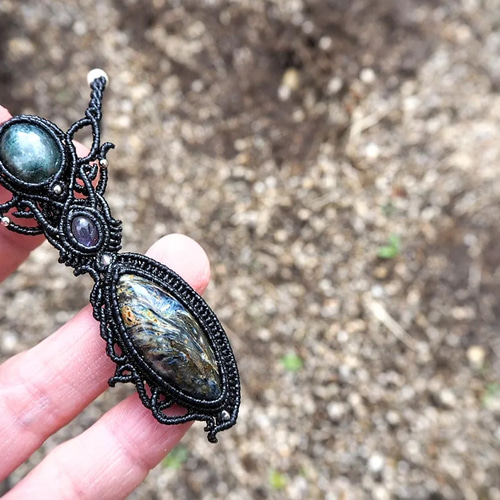 天然石マクラメネックレス グリーンカイヤナイト アイオライト