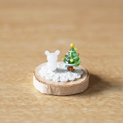 小さな ガラス細工のクリスマスツリー ＆ 飾れるガラスビーズ 雪うさぎ（ミニチュア オブジェ）【Creema限定】 3枚目の画像