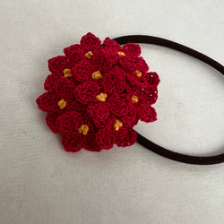カランコエのお花ヘアゴム レース編み　赤 2枚目の画像