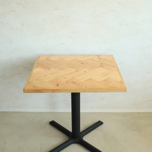 ヘリンボーンテーブル W700×D700 ダイニングテーブル カフェテーブル