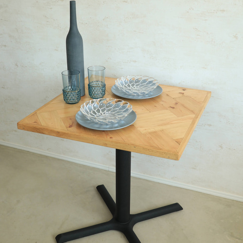 ヘリンボーンテーブル W700×D700 ダイニングテーブル カフェテーブル