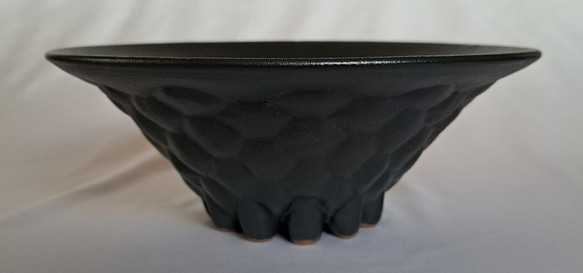 【Creema陶器市2024】玉サボテン様12足黒マットパスタ皿、約22cm 4枚目の画像