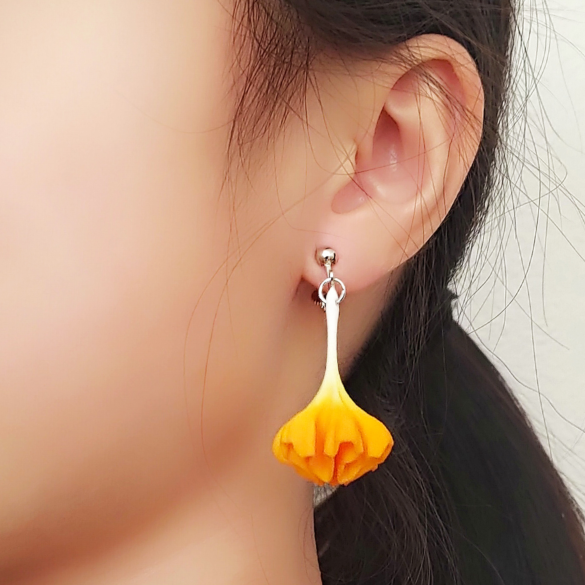 色鮮やかに色づく秋のイチョウが醸すイヤリング―【RIKKA / リッカ（六花）】【黄イチョウ / 金具の変更無料】