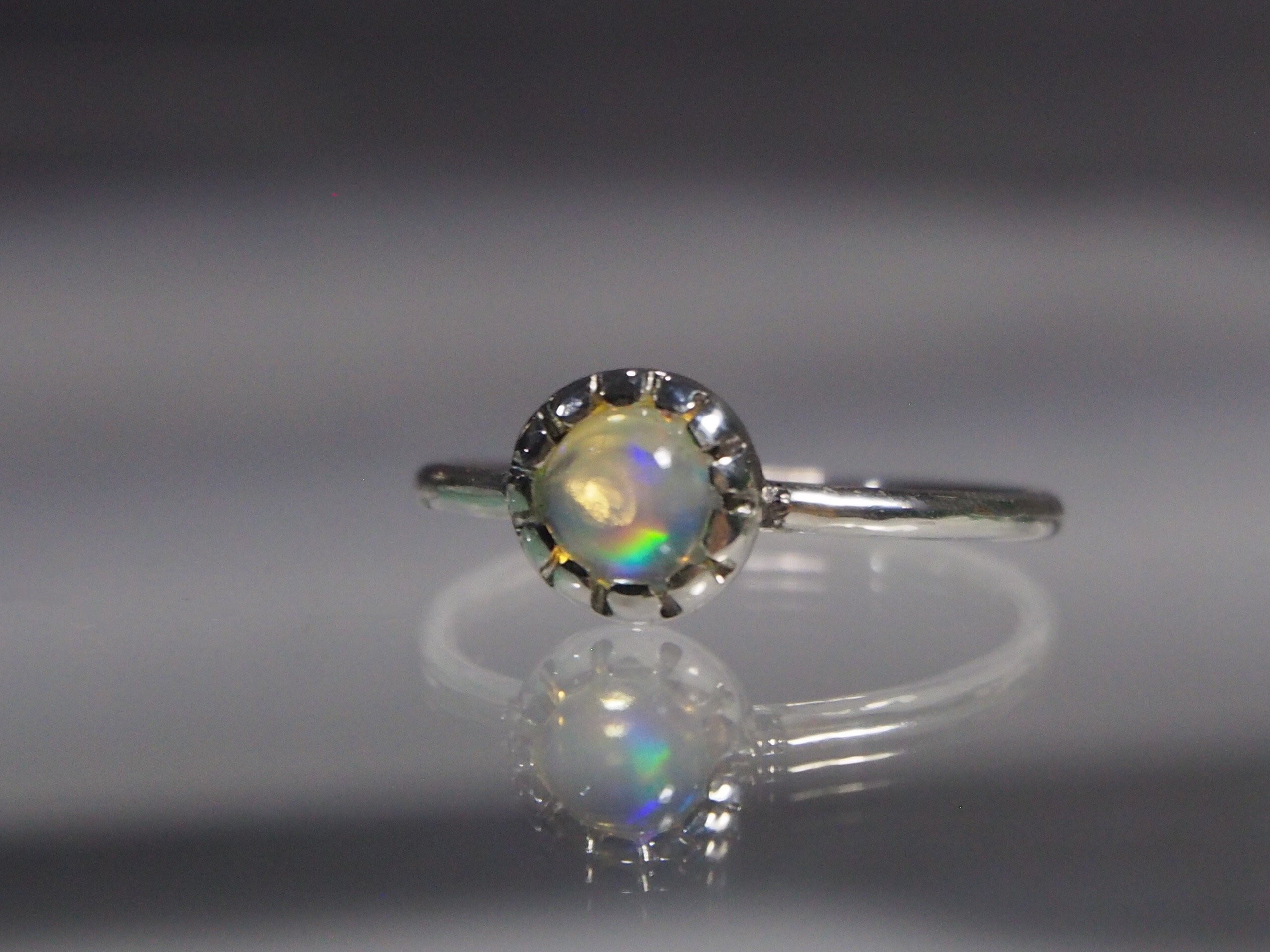 普段使いに可愛い上質5ミリオパール シルバーリング 指輪